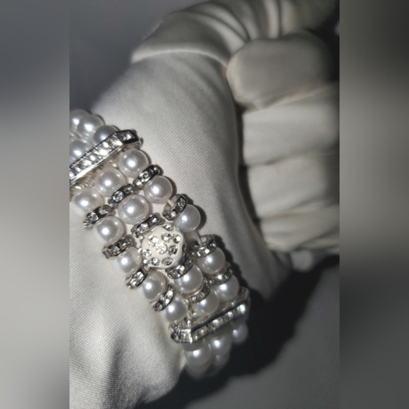 H&M Faux Pearl Jewelry - Picture 5 of 7